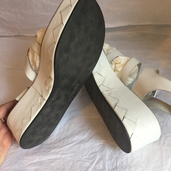 ROBERT CLERGERIE WHITE SANDALS SZ-9 - Picture 7 of 8